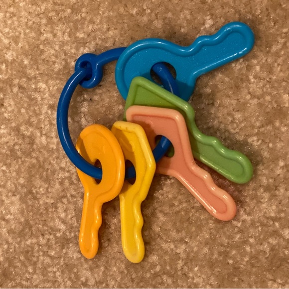 Baby bundle! 👶 Dr Browns teether, key ring toy & car seat rear view mirror - Picture 3 of 16